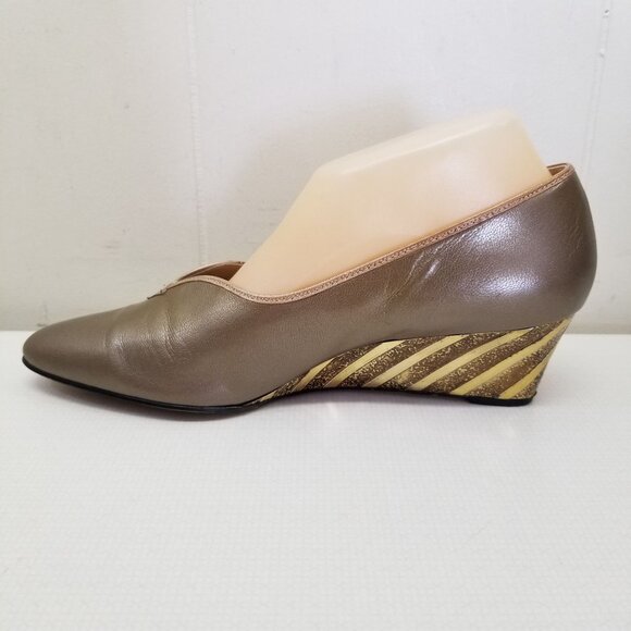 Magdesians 10N Gold Metallic Wedge Heels USA Vintage Slip On Costume Retro - Picture 8 of 9